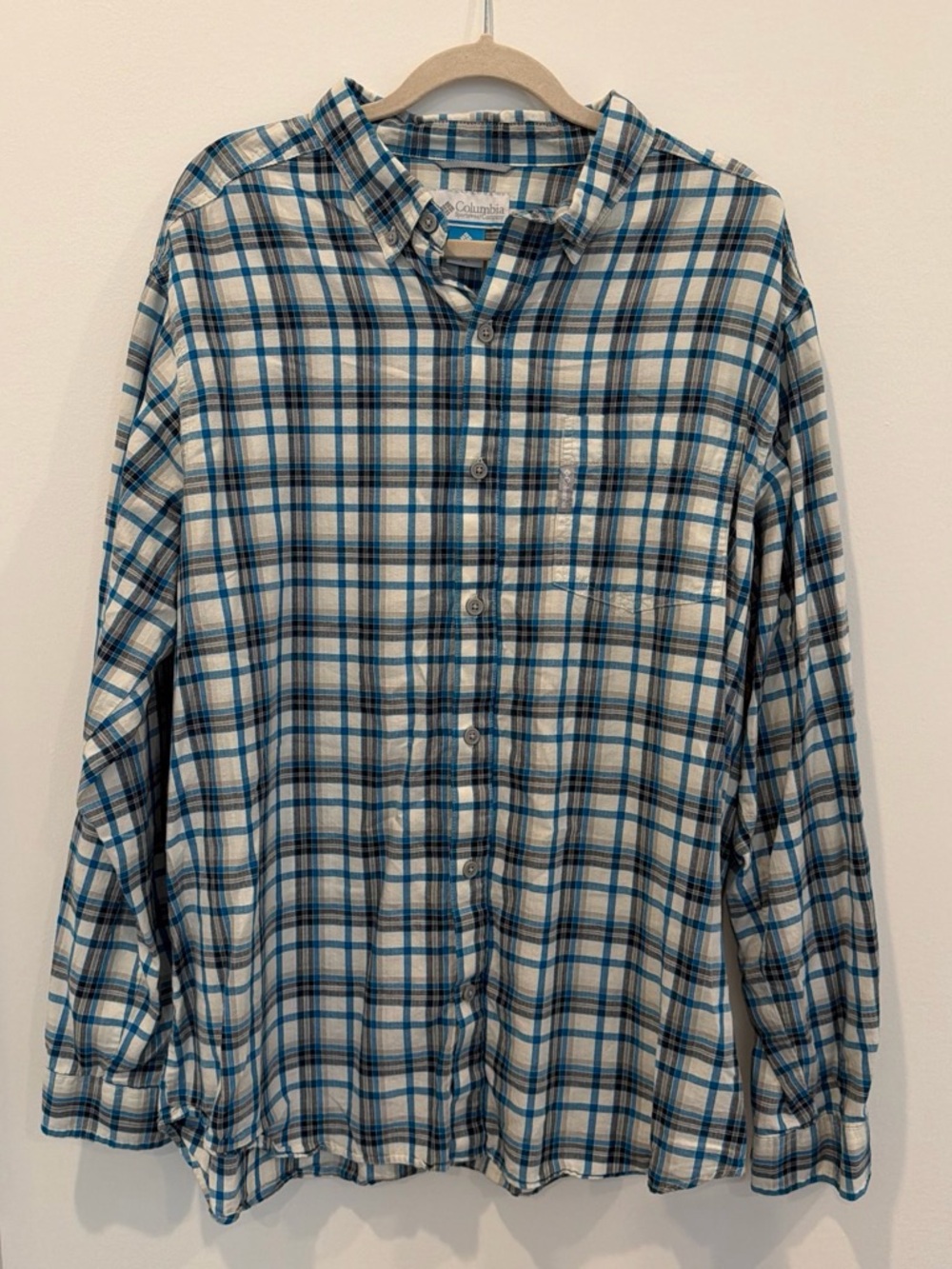 Columbia Men’s White and Blue Plaid Button-Down Shirt